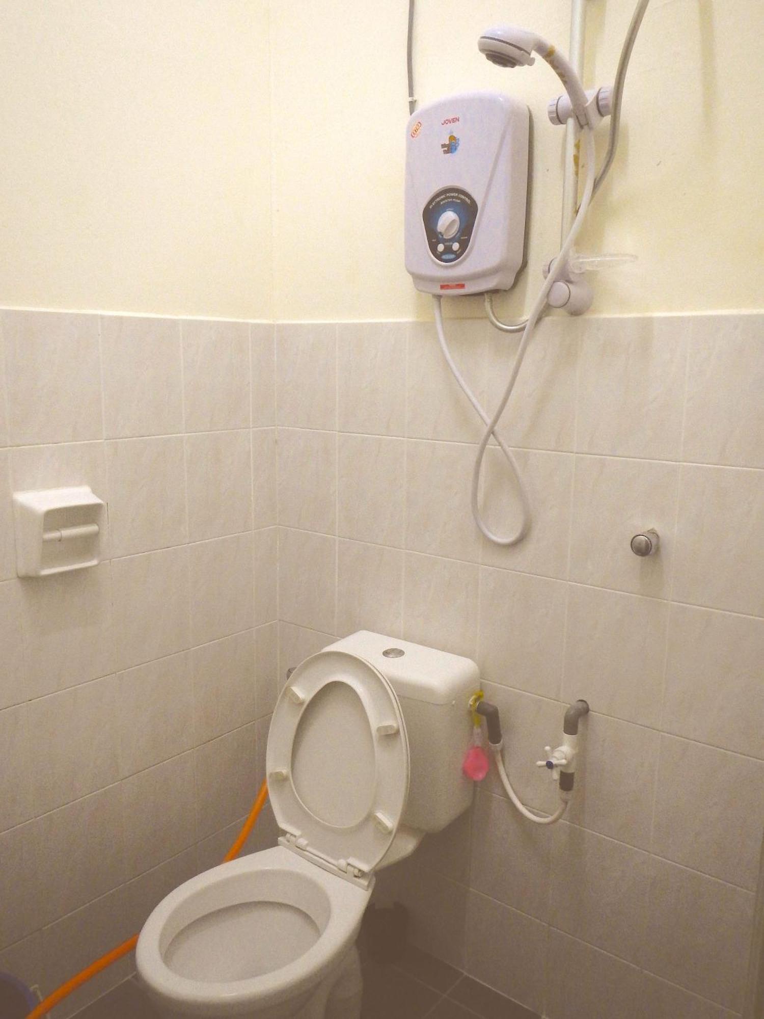 Hanaa Homestay Meru Ipoh Buitenkant foto